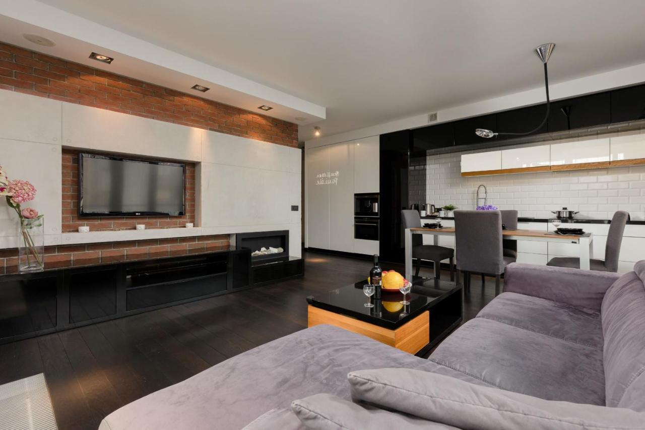 Warsaw Srodmiescie Riverside Three-Bedroom Apartment By Renters 外观 照片