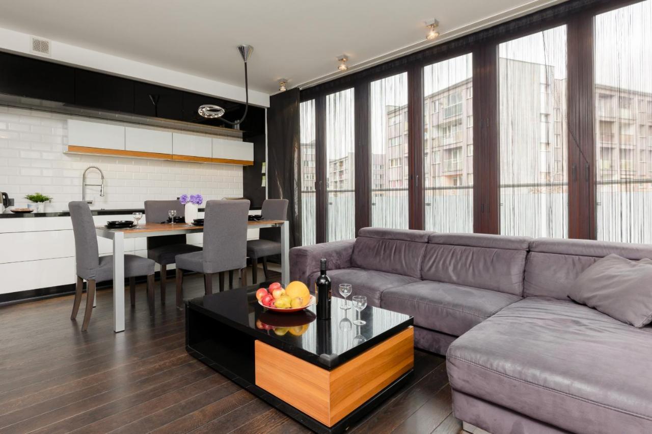 Warsaw Srodmiescie Riverside Three-Bedroom Apartment By Renters 外观 照片
