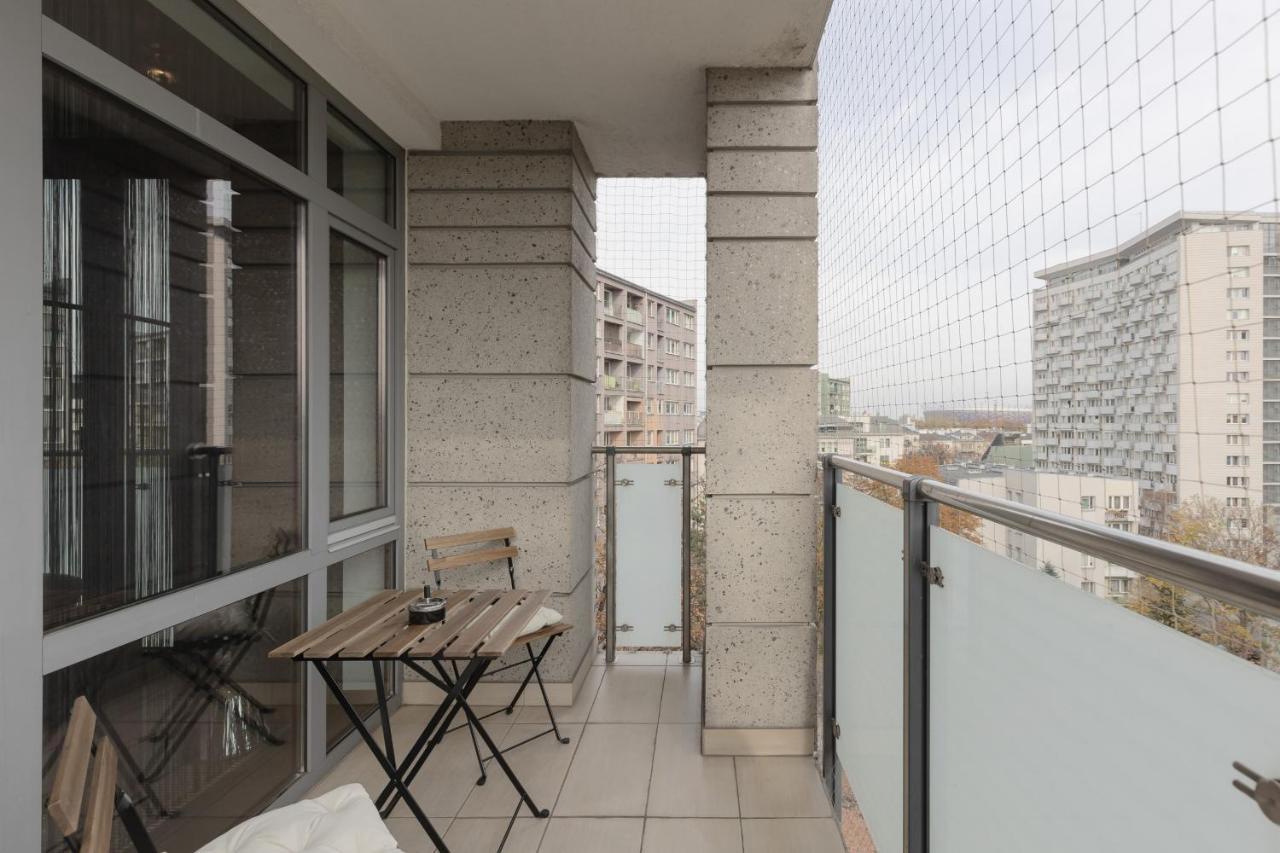 Warsaw Srodmiescie Riverside Three-Bedroom Apartment By Renters 外观 照片
