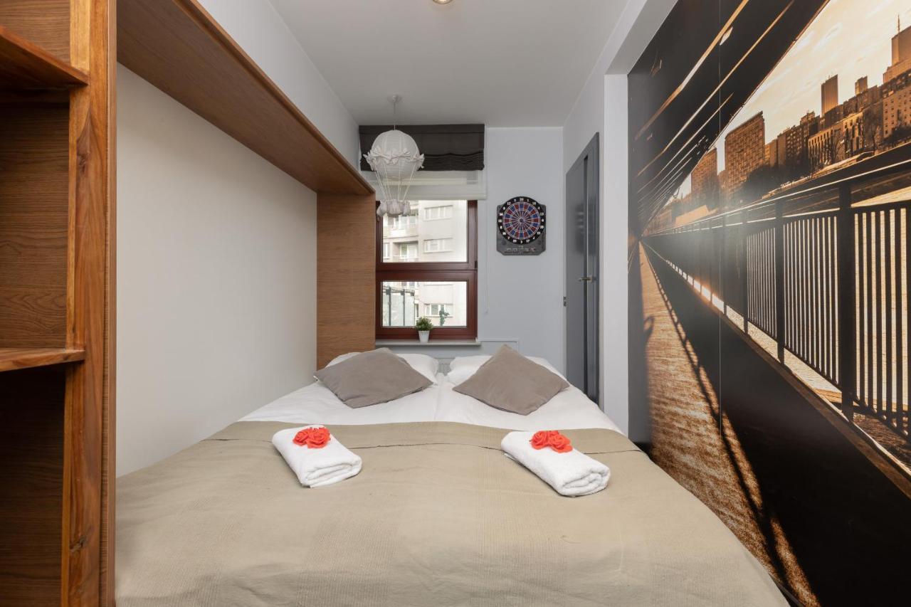 Warsaw Srodmiescie Riverside Three-Bedroom Apartment By Renters 外观 照片