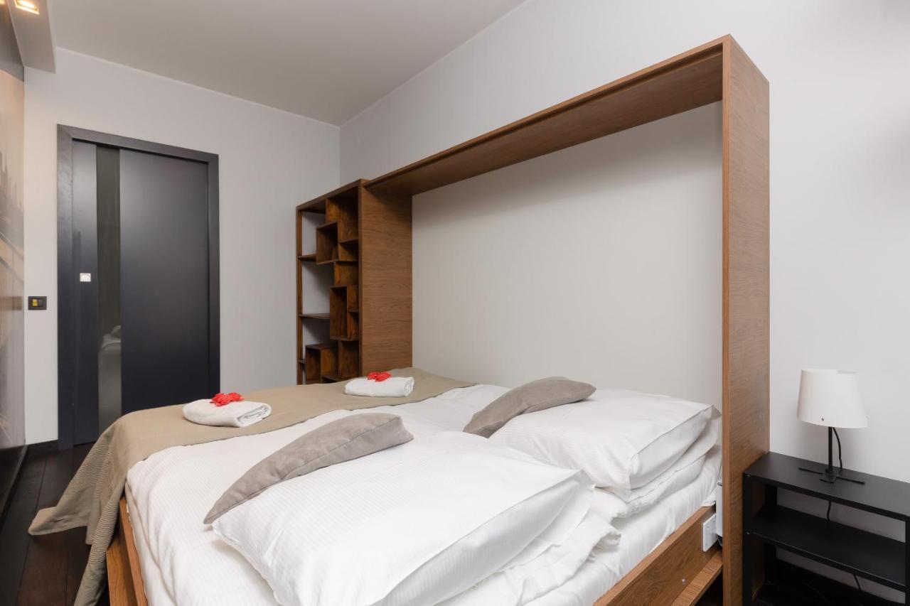 Warsaw Srodmiescie Riverside Three-Bedroom Apartment By Renters 外观 照片