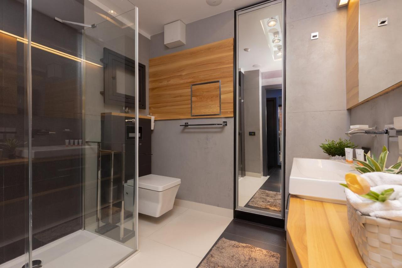 Warsaw Srodmiescie Riverside Three-Bedroom Apartment By Renters 外观 照片